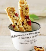 这货比切糕好吃：五谷坚果能量棒