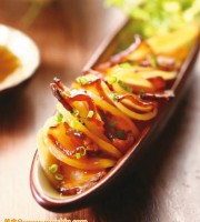 厨房新手熏腊肉蒸土豆做法