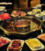 重庆麻辣火锅底料和配菜