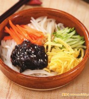 韩式肉丁炸酱面