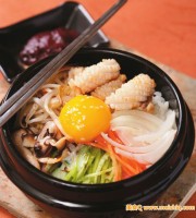 墨鱼鱿鱼片石锅拌饭