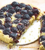 黑樱桃杏仁奶油塔