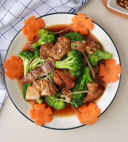 西兰花炒鸡块做法