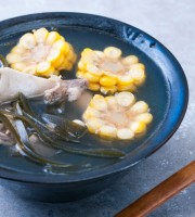 海带玉米炖大骨汤