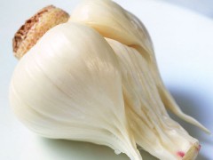 如何去除大蒜留在嘴里的味道