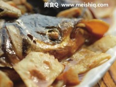 东北名菜鱼头泡饼