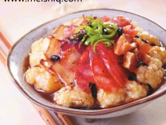 花菜腊味合蒸：风味独特调味品