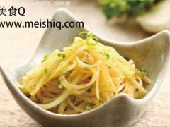 简单又美味鸡汁葱油炒土豆丝