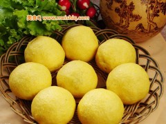 牛奶小团子和油炸牛奶团子