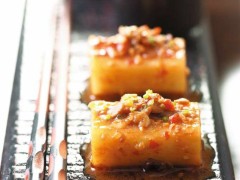 水煮年糕：挑逗你的味蕾