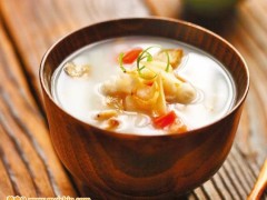 香芋百合芡实煲：秋冬滋补暖身