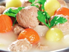 懒厨娘最爱的浓汤 萝卜牛肉丸