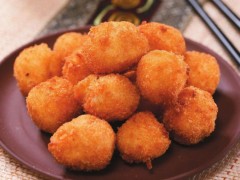 香脆里软的鲜虾可乐球