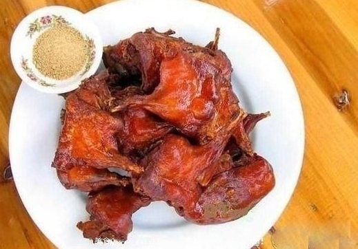 恶心的死老鼠变身烤“乳鸽”全过程