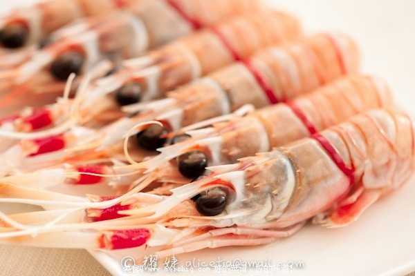 迎春尝鲜--新西兰小龙虾scampi刺身，附剥壳大法