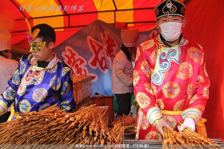 实拍:庙会变成烤串的海洋京城庙会美食系列照