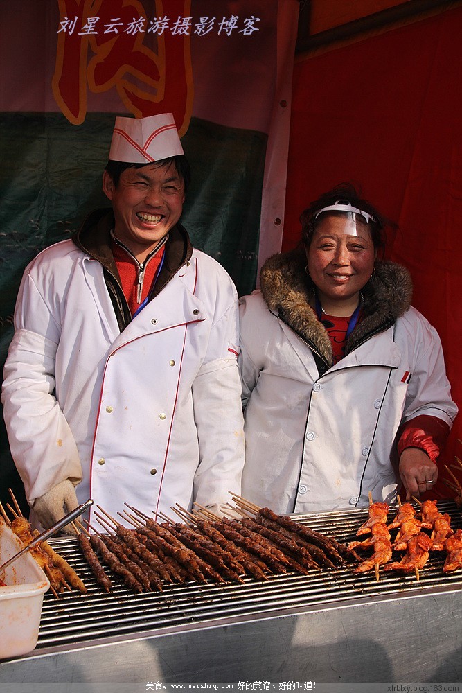 实拍:庙会变成烤串的海洋京城庙会美食系列照