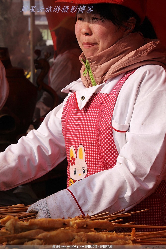 实拍:庙会变成烤串的海洋京城庙会美食系列照