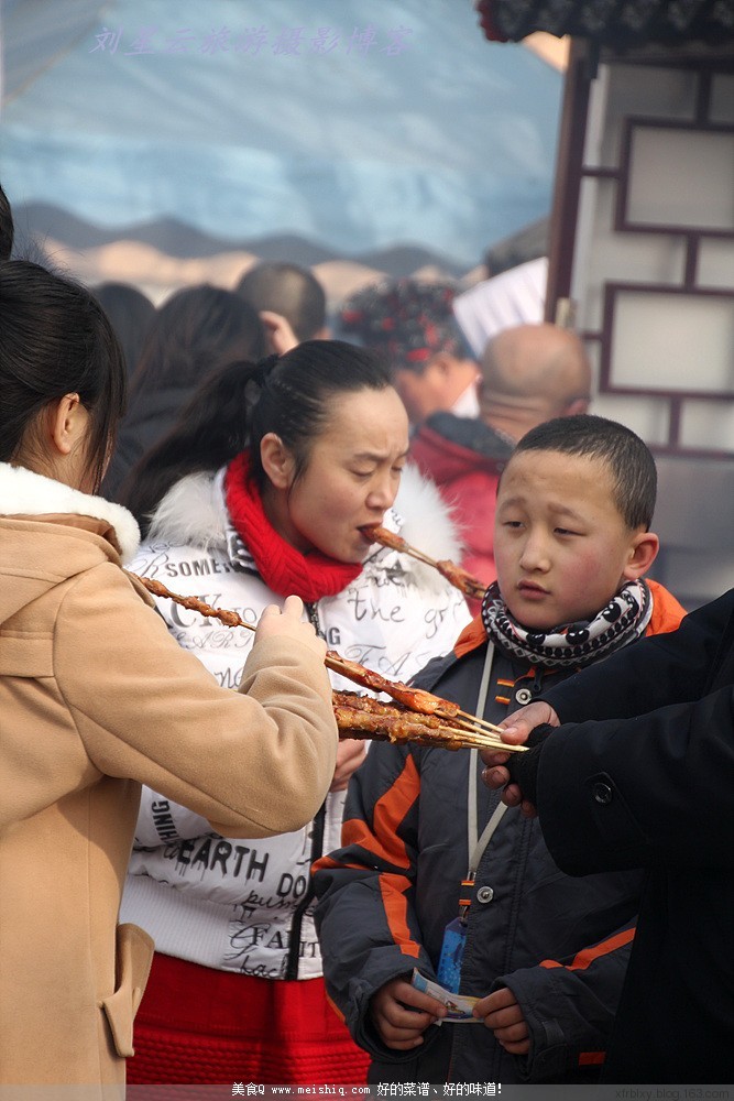 实拍:庙会变成烤串的海洋京城庙会美食系列照
