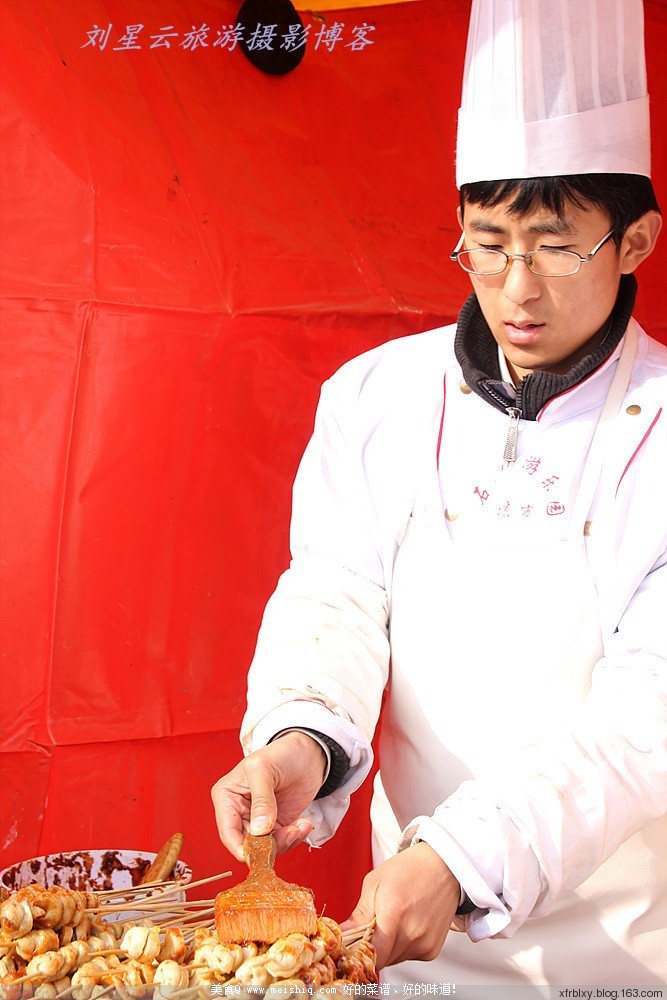 实拍:庙会变成烤串的海洋京城庙会美食系列照