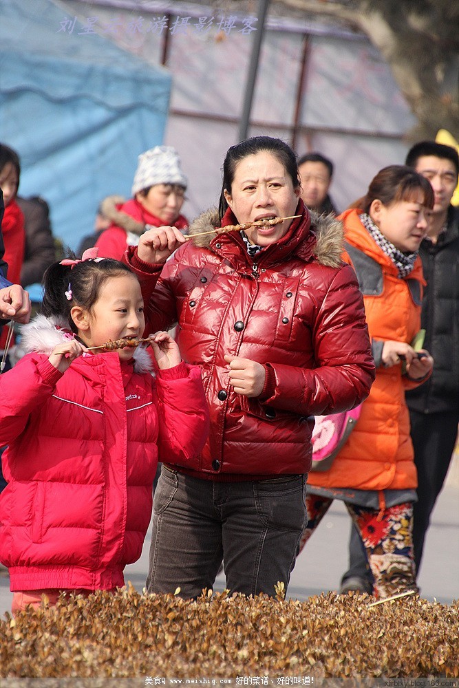 实拍:庙会变成烤串的海洋京城庙会美食系列照