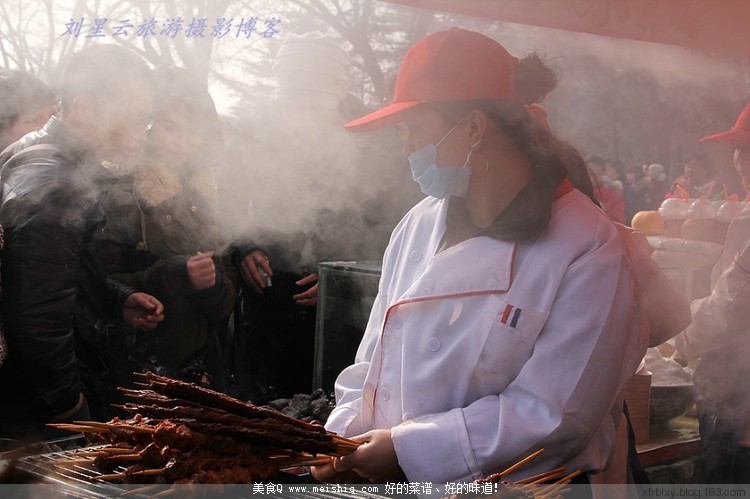 实拍:庙会变成烤串的海洋京城庙会美食系列照