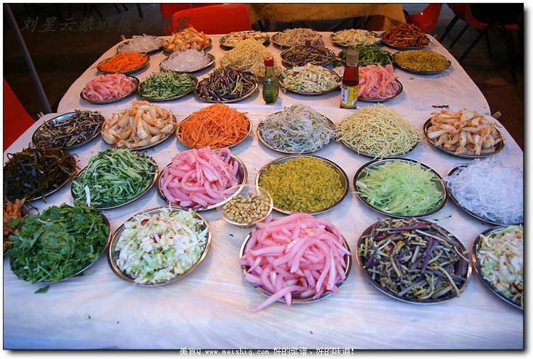 五花八门香辣醇厚的贵阳合群路小吃