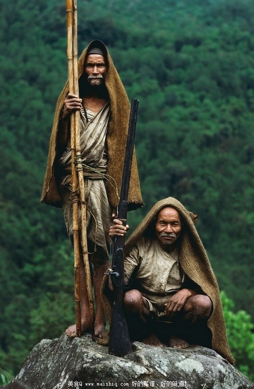 为了那口甜食-喜马拉雅峭壁上的尼泊尔采蜂者