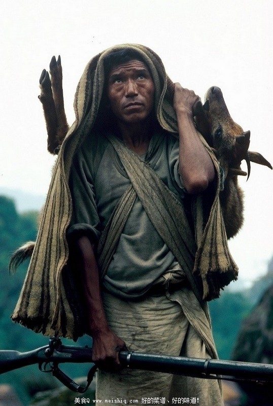 为了那口甜食-喜马拉雅峭壁上的尼泊尔采蜂者