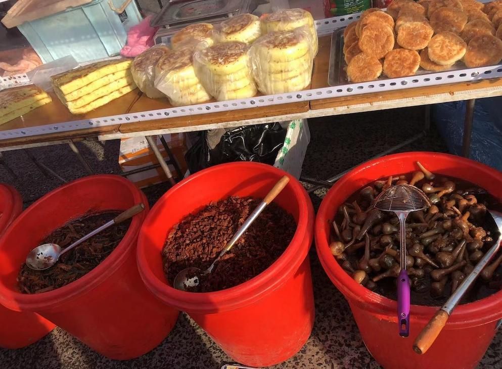 东北的年味有多浓，赶一次大集就懂了。