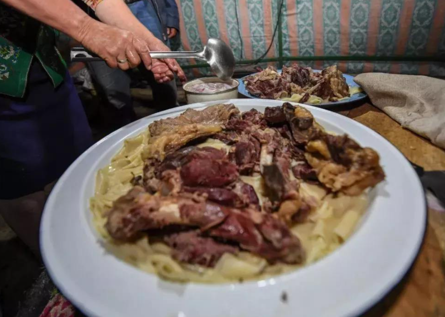 新疆美食之【马肉纳仁】