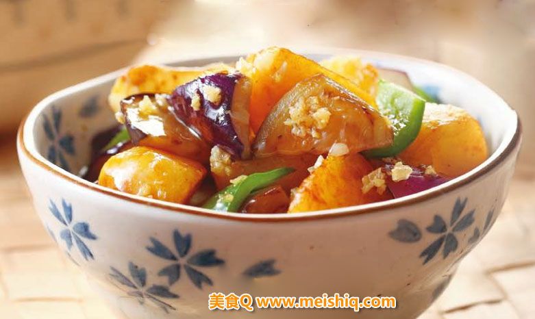 家常土豆烧茄子的做法
