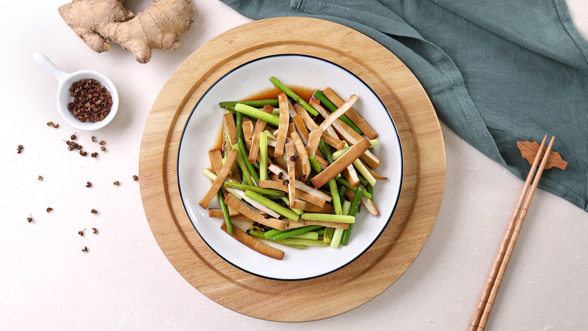 蒜苔炒豆腐干