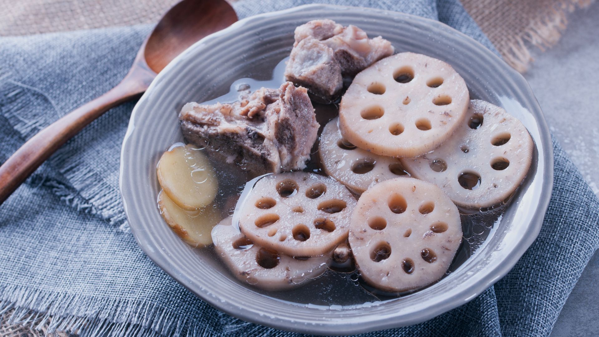 莲藕大骨汤