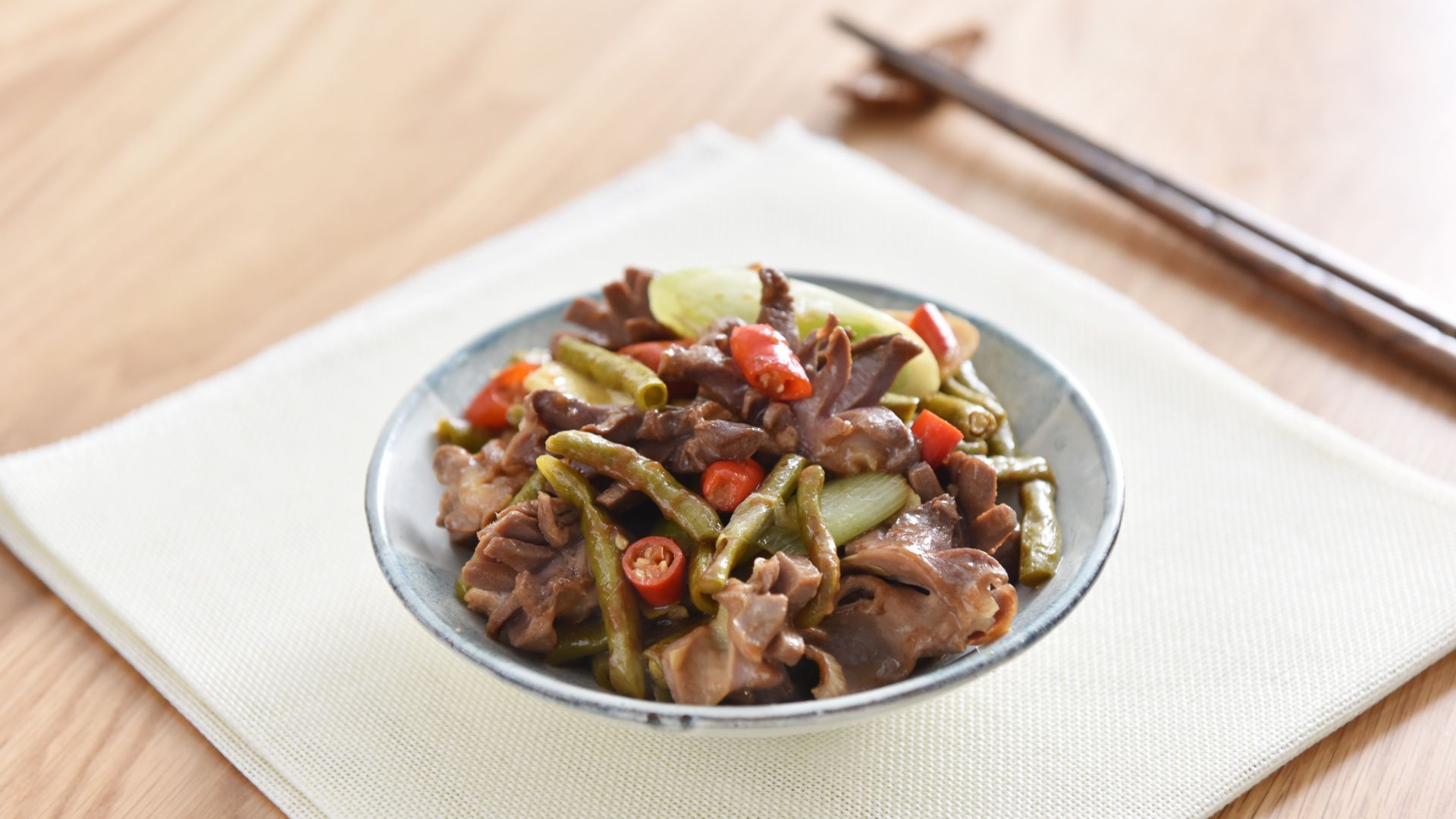 酸豆角炒鸡胗